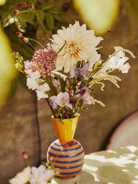Sanguisorba - Achillea - Dahlia - Freesia - Lathyrus_thumbnail