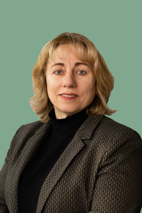 Yvonne W